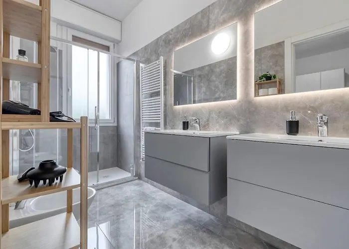 Free Parking Large X11 With 4 Bathrooms Apartament