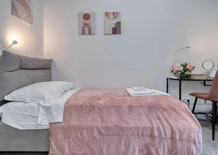 Free Parking Large X11 With 4 Bathrooms Apartament