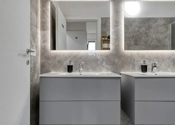 Apartament Free Parking Large X11 With 4 Bathrooms Bolonia