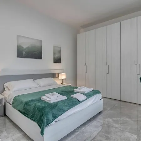 Free Parking Large X11 With 4 Bathrooms