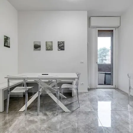 شقة Grand 6 Bedroom 4 Baths & 1 Parking بولونيا