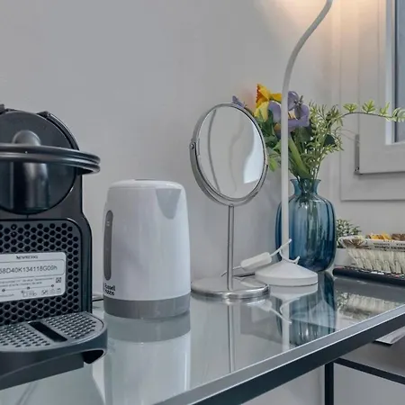 Grand 6 Bedroom 4 Baths & 1 Parking شقة بولونيا