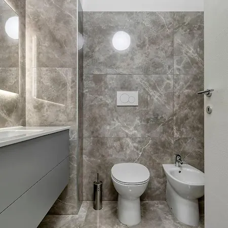 Free Parking Large X11 With 4 Bathrooms Bologna