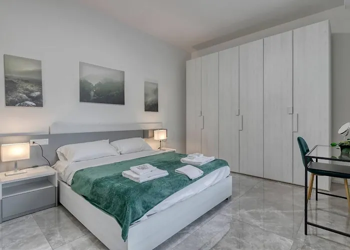 Free Parking Large X11 With 4 Bathrooms