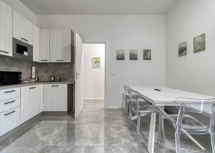 Free Parking Large X11 With 4 Bathrooms