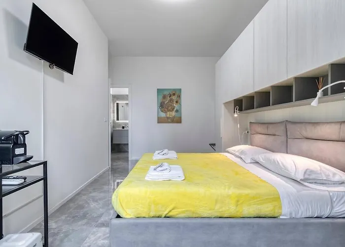 Free Parking Large X11 With 4 Bathrooms *