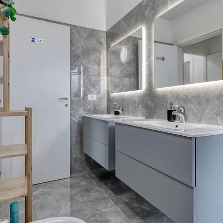 Free Parking Large X11 With 4 Bathrooms شقة بولونيا