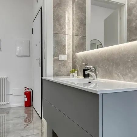 Free Parking Large X11 With 4 Bathrooms Apartament