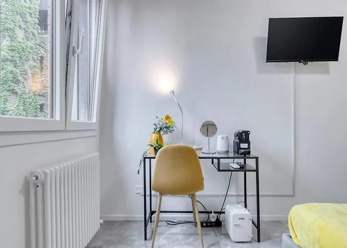 Free Parking Large X11 With 4 Bathrooms *